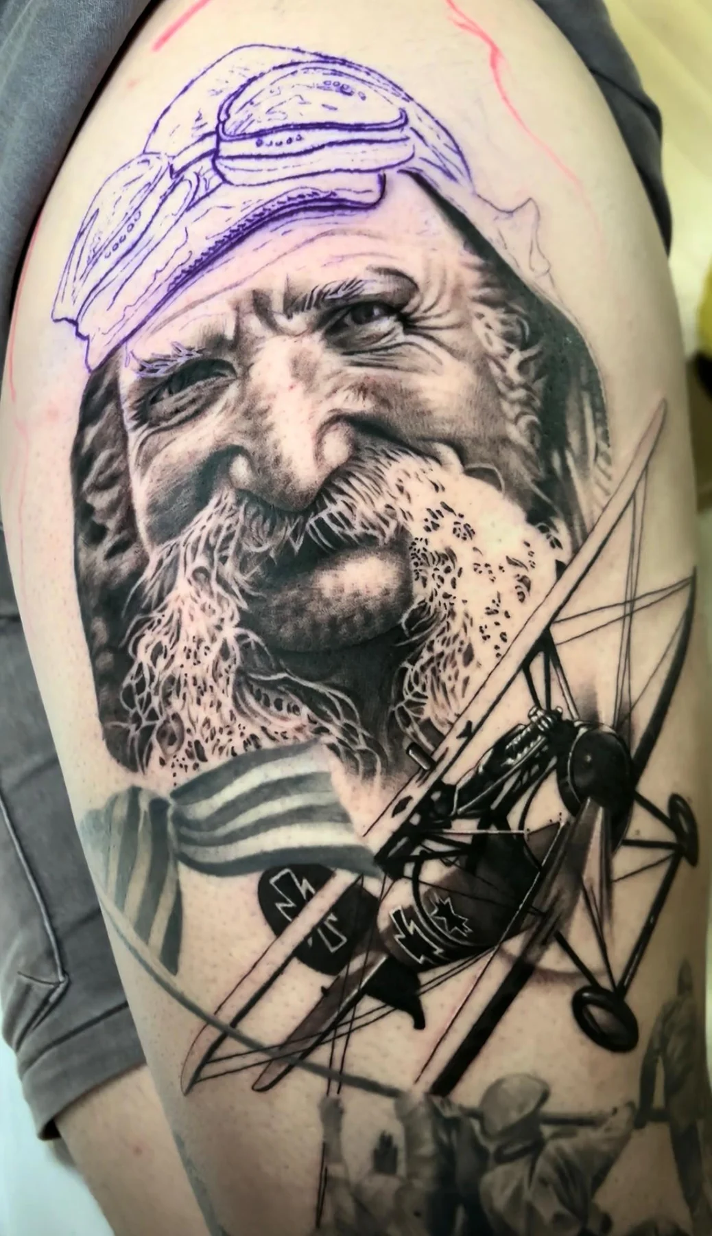 Memoria de aviador, Retrato · brazo